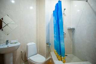 Гостиница Эдельвейс Анапа Семейный номер с общей ванной комнатой-8