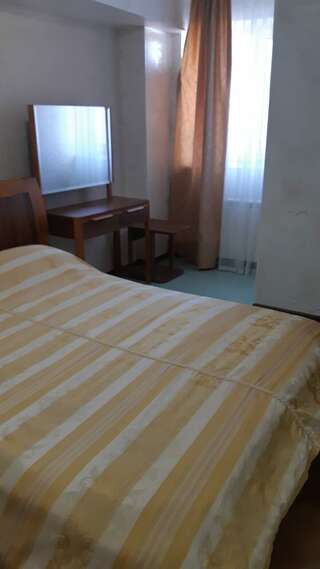 Гостиница Эдельвейс Анапа Четырехместный номер эконом-класса-2