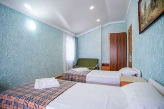 Гостиница Эдельвейс Анапа Семейный номер с общей ванной комнатой-6