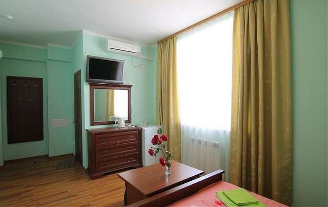 Гостиница Эдельвейс Анапа-95